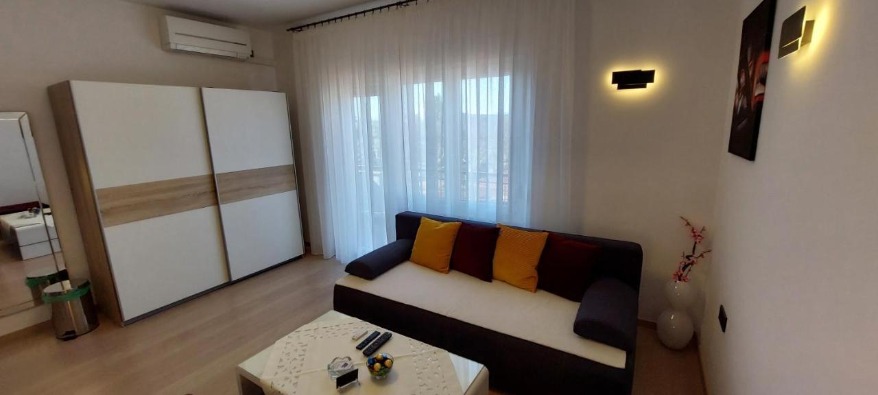 Apartman Perunika Selce Exterior foto