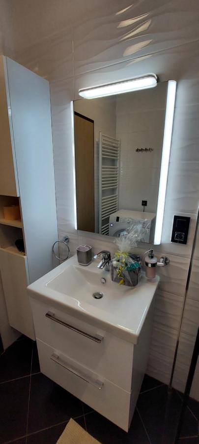 Apartman Perunika Selce Exterior foto