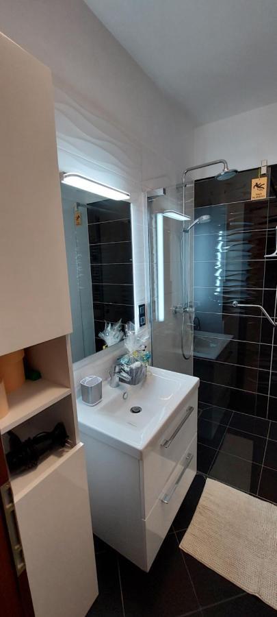 Apartman Perunika Selce Exterior foto